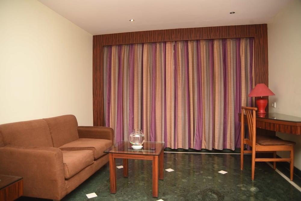 Hotel Maurya Bangalore Exteriör bild