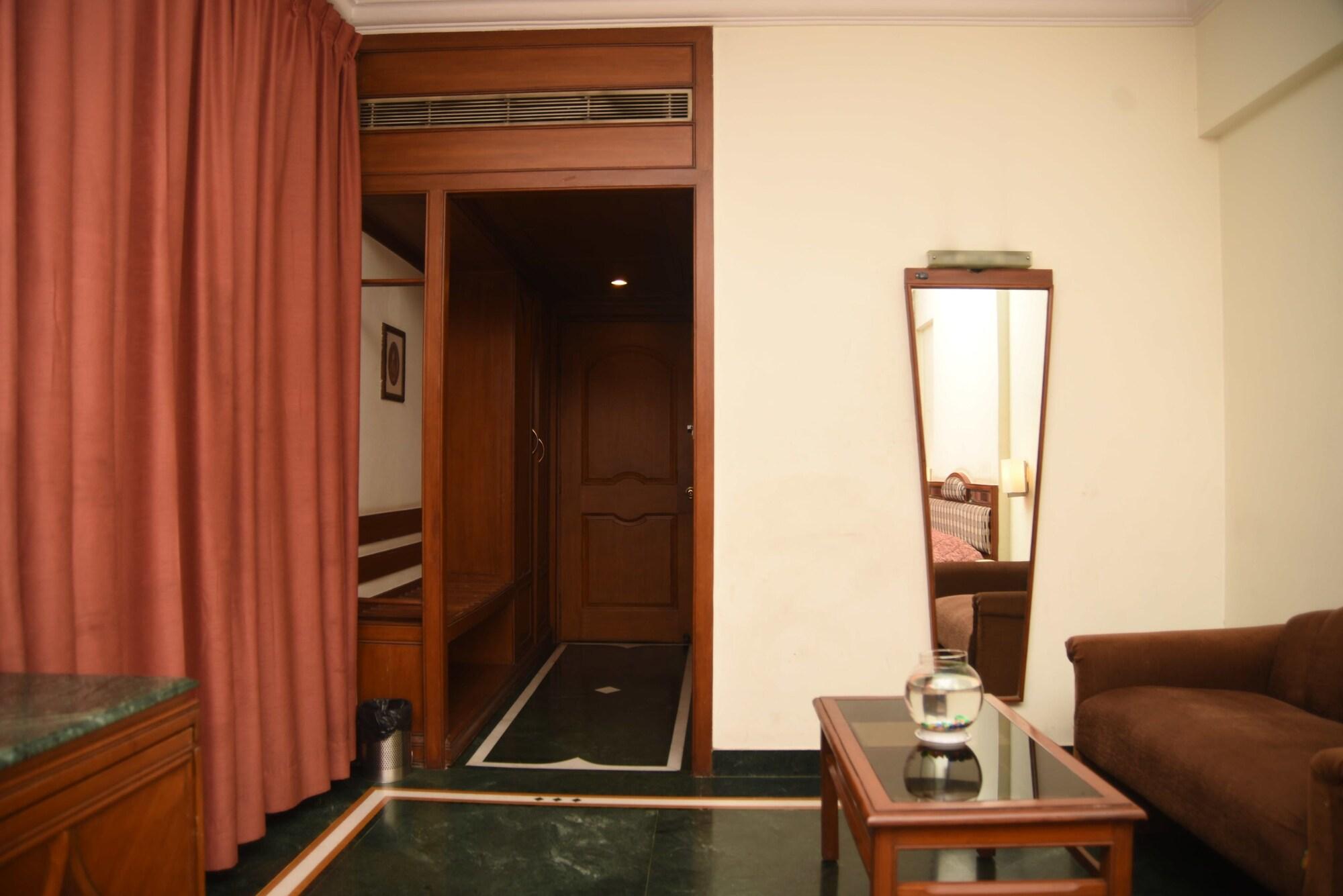 Hotel Maurya Bangalore Exteriör bild