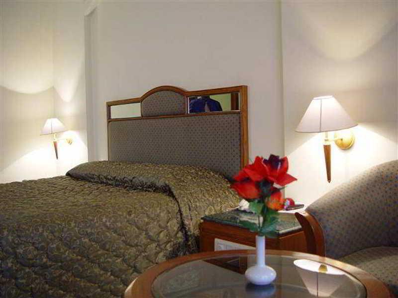 Hotel Maurya Bangalore Exteriör bild