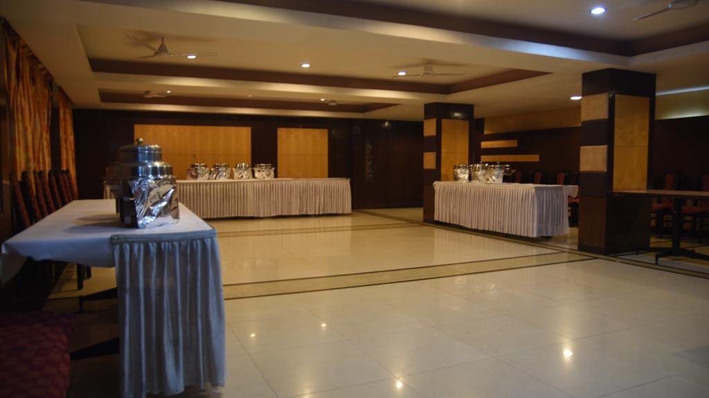 Hotel Maurya Bangalore Exteriör bild