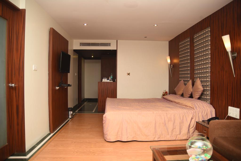 Hotel Maurya Bangalore Exteriör bild