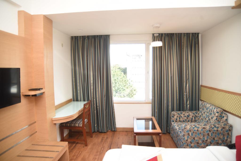 Hotel Maurya Bangalore Exteriör bild
