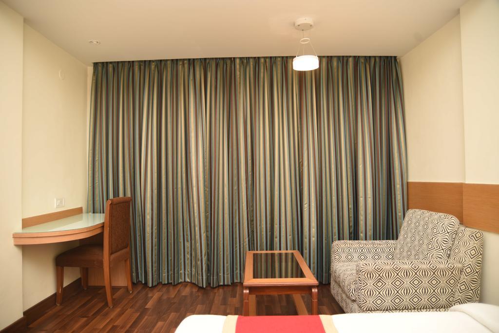 Hotel Maurya Bangalore Exteriör bild