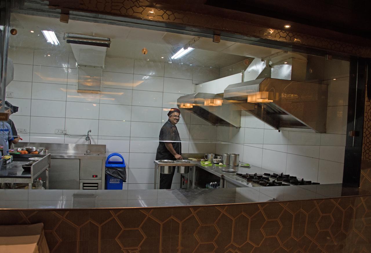 Hotel Maurya Bangalore Exteriör bild