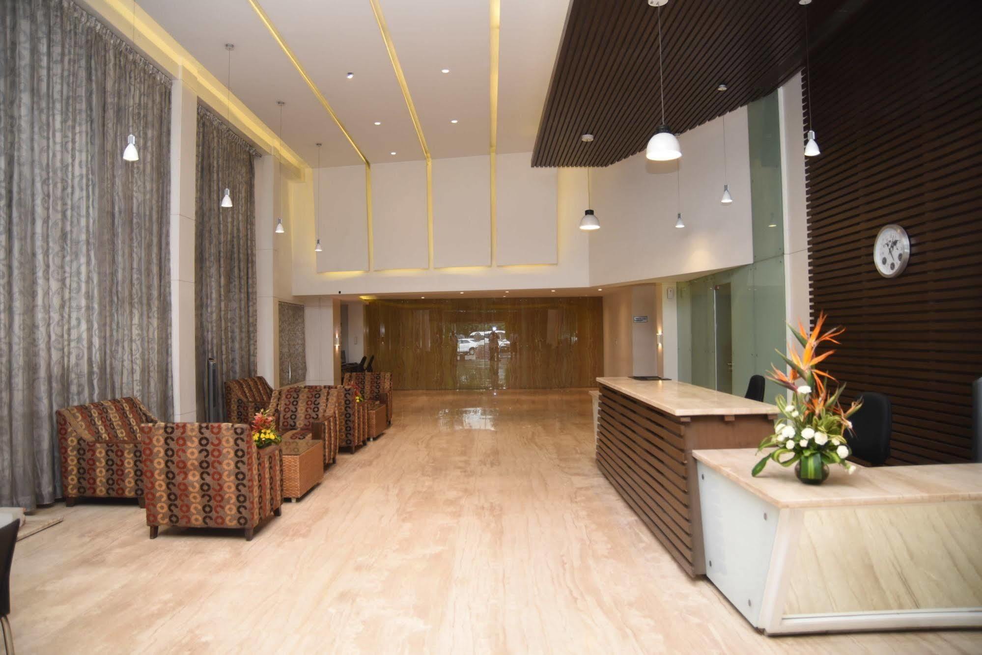 Hotel Maurya Bangalore Exteriör bild